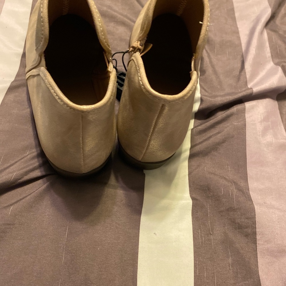 Women’s shoes